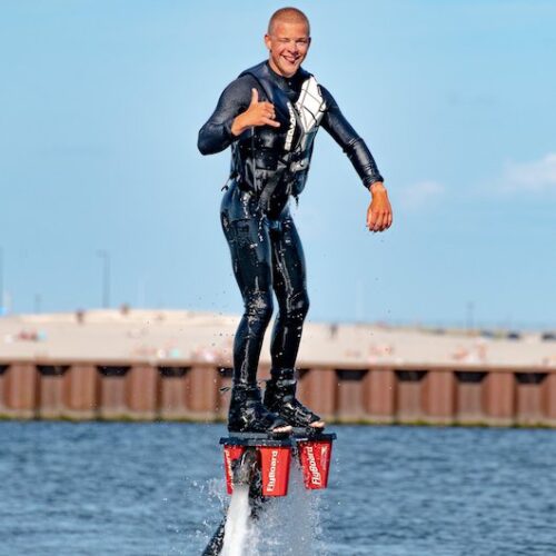 Flyboarden2-amsterdam-doenkado-belevenis-dagjeweg-dagjeuit-cadeau